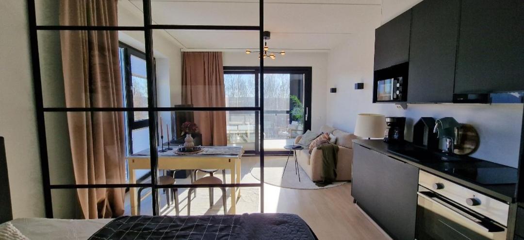 Modern Apartment Near Tampereen Messukeskus, With Own Private And Free Parking ภายนอก รูปภาพ