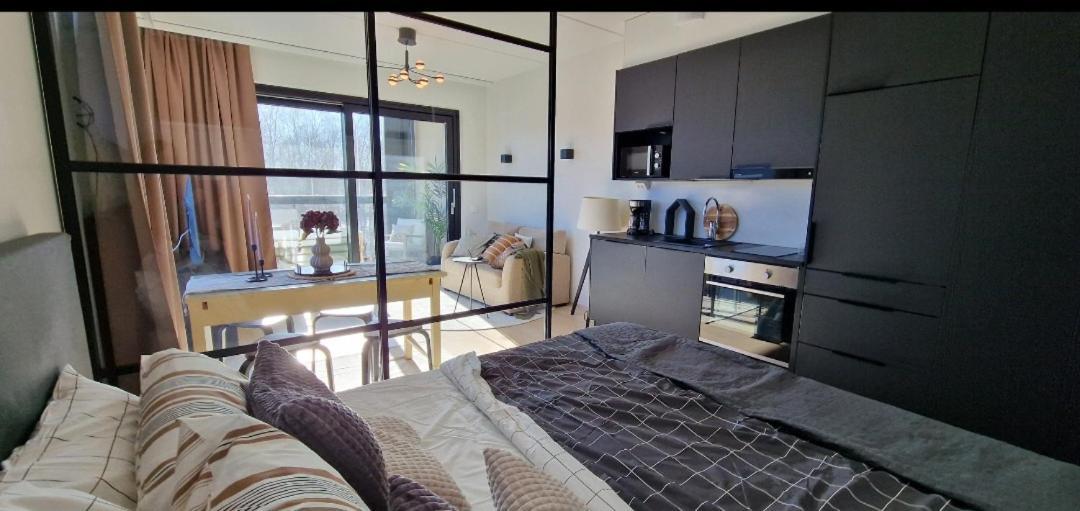 Modern Apartment Near Tampereen Messukeskus, With Own Private And Free Parking ภายนอก รูปภาพ